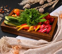 Ассорти южных овощей и зелени