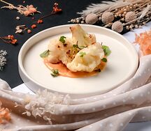 Жареная цветная капуста с карри и кокосом
