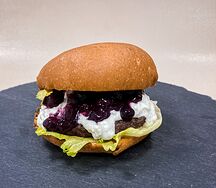 Бургер Blue Cheese blueberries
