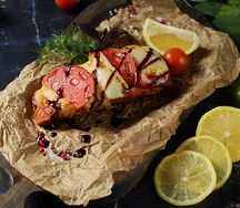 Семга, запеченная с сыром и томатами 