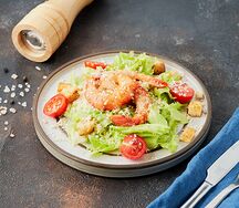 Салат цезарь с креветками