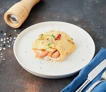 Омлет с водкой и лососем