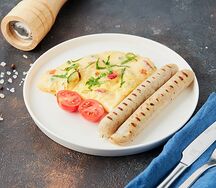 Омлет по-деревенски с куриными сосисками