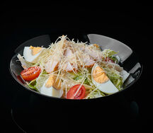 Салат Цезарь с курицей