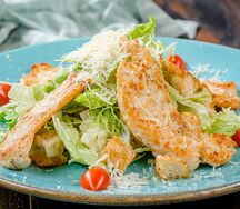 Салат Цезарь с курицей