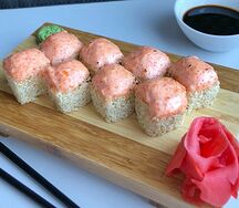 Запеченный ролл с крабом