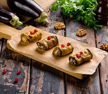 Рулетики из баклажанов с орехами