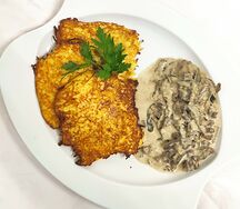 Драники с бефстрогановом