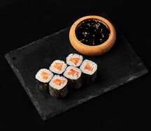 Маки ролл с лососем