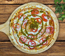 Пицца с соусом песто