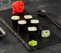 Ролл с огурцом