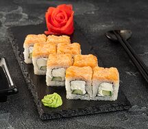 Ролл Филадельфия с копчёным лососем