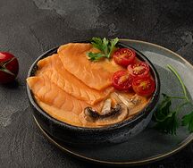 Том ям с лососем