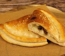 Кальцоне с грибами