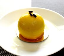 Пирожное Манго-маракуйя Бенье