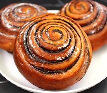 Булочка с корицей