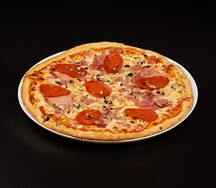 Пицца мясной пир на тонком тесте