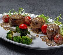 Cвинoй миньон