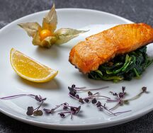 Семга со шпинатом