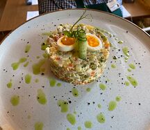 Оливье с пастрами из индейки
