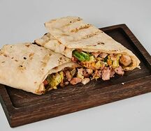 Баварская шаурма с мясом на выбор