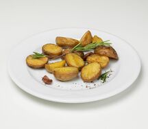Запеченный картофель с розмарином
