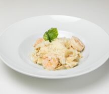 Паста с креветками и шпинатом