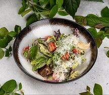 Салат с куриной печенью