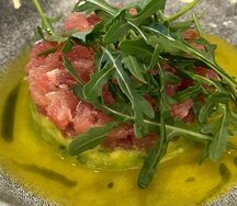 Авокадо с тартаром из тунца 