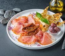 Итальянская закуска