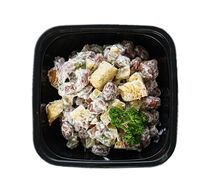 Салат из красной фасоли с курицей, сыром и гренками