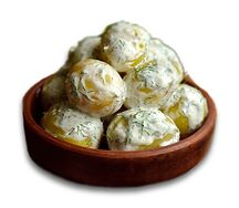 Молодой картофель со сметаной и зеленью