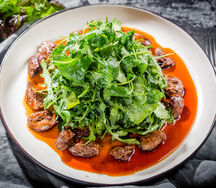 Теплый салат с куриной печенью