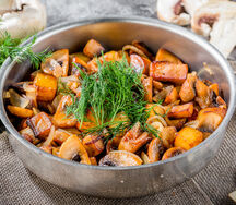 Грибы, жаренные с картофелем и луком