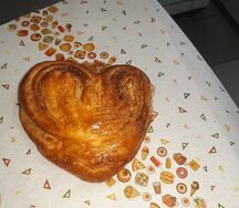 Булочка с корицей