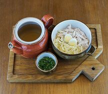 Бульон с куриной лапшой