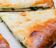 Пирог с сыром и зеленью