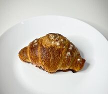 Круассан с заварным кремом