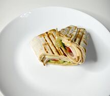 Ролл с ветчиной и сыром