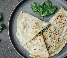 Гутабы с сыром и зеленью