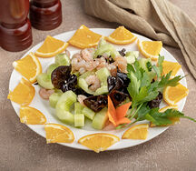 Салат из огурцов с креветками