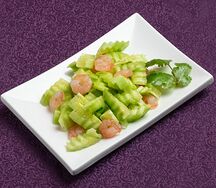 Л010 Салат огурцы с креветками