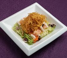 Л007 Салат по-домашнему с морепродуктами