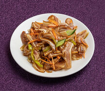 L004 Салат из свиных ушек в соевом соусе