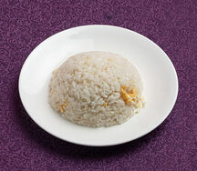 Белый рис жаренный с яйцом