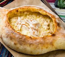 Хачапури по-аджарски с курицей