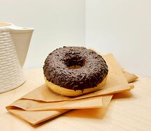 Донат шоколадный