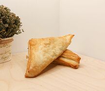 Постный треугольник с черной смородиной