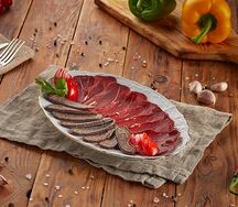 Нарезка из бастурмы и суджука