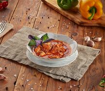 Гуляш из свинины с подливкой